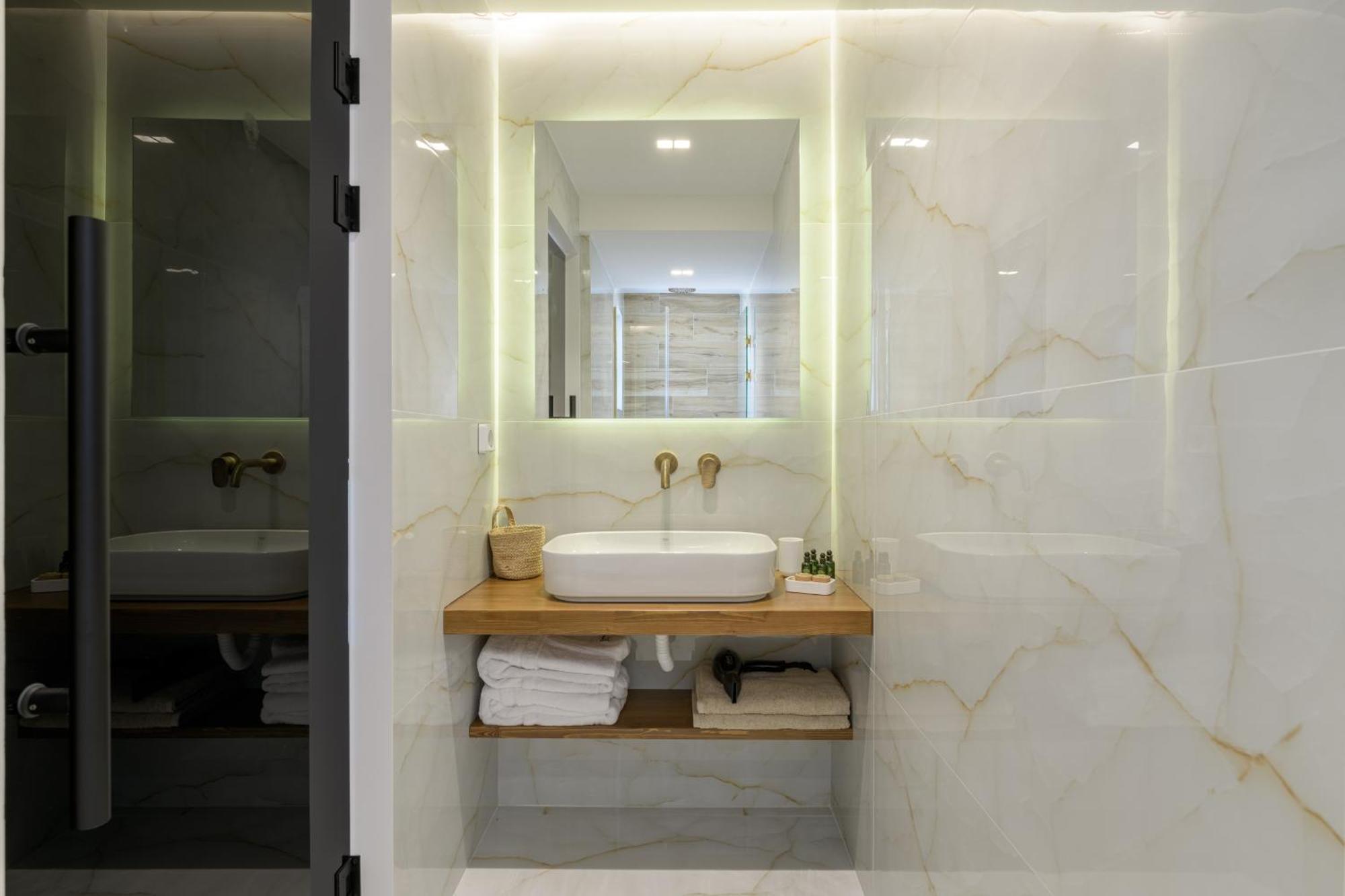 Central Sunny Loft With Plunge Pool أثينا المظهر الخارجي الصورة