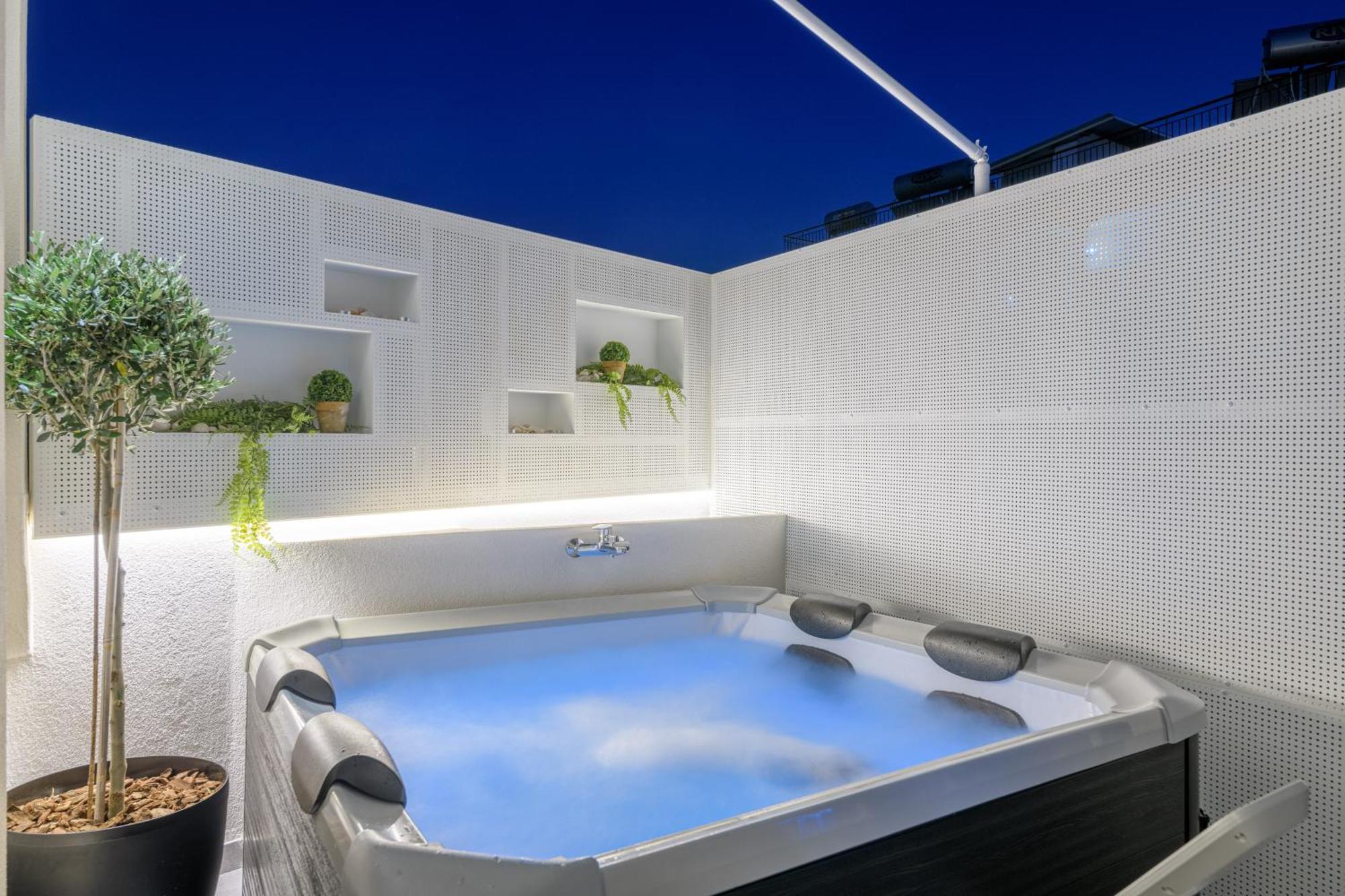 Central Sunny Loft With Plunge Pool أثينا المظهر الخارجي الصورة