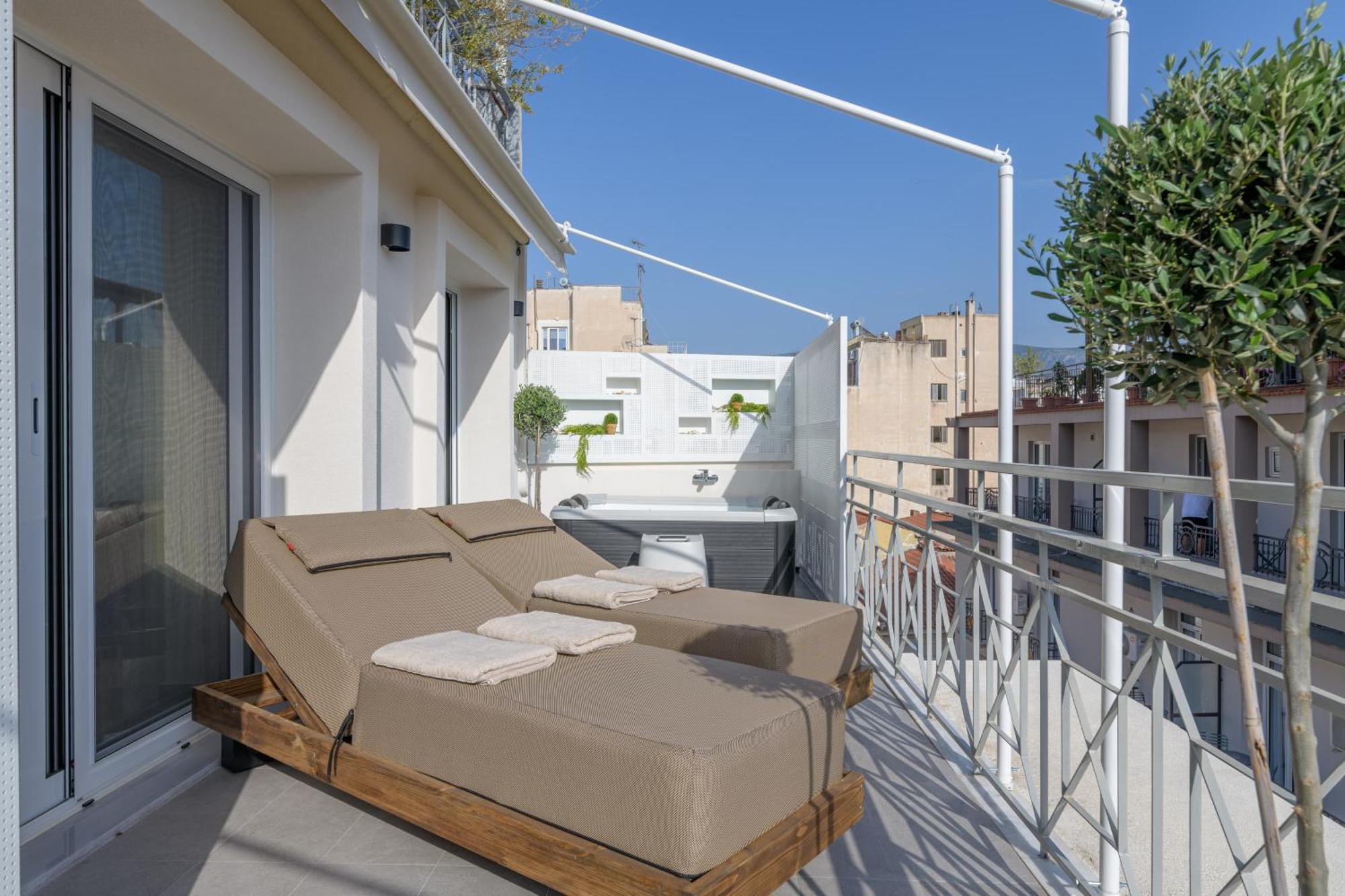 Central Sunny Loft With Plunge Pool أثينا المظهر الخارجي الصورة