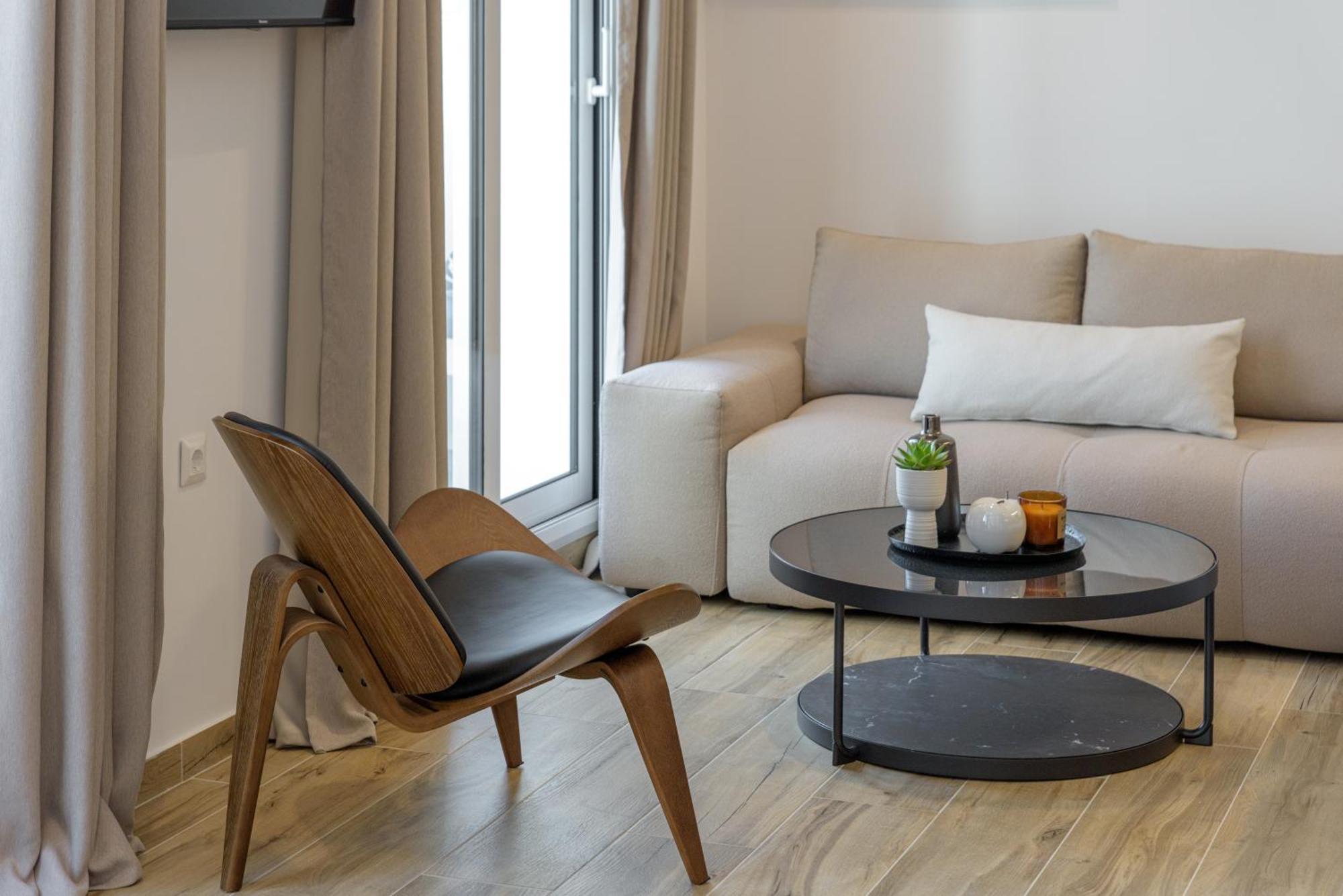 Central Sunny Loft With Plunge Pool أثينا المظهر الخارجي الصورة